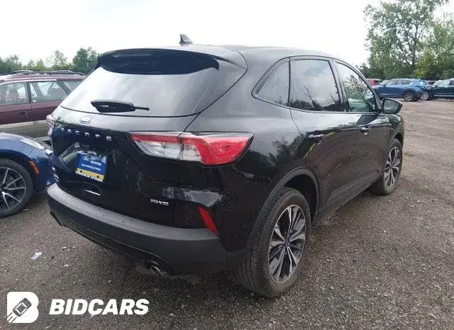 FORD ESCAPE SE 2022