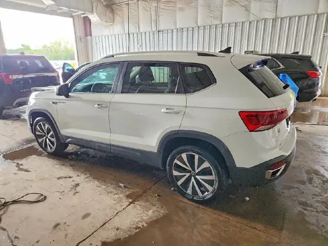 VOLKSWAGEN TAOS SE 2022