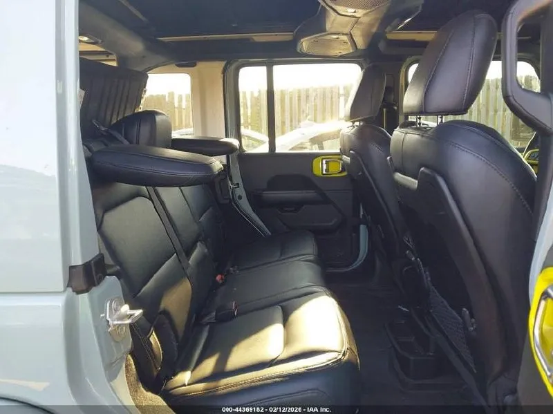 JEEP WRANGLER 4-DOOR SAHARA 4X4 2024