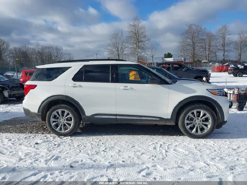 FORD EXPLORER XLT 17 117 2023