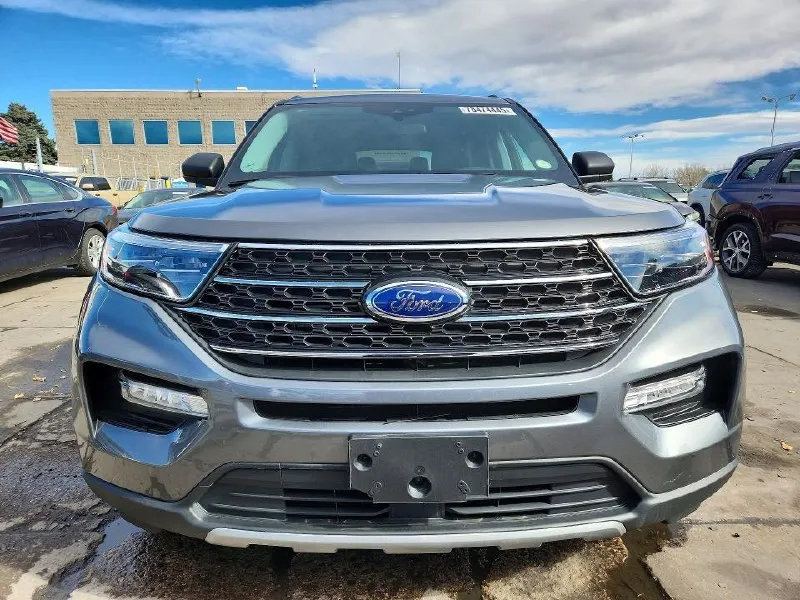 FORD EXPLORER XLT 2023