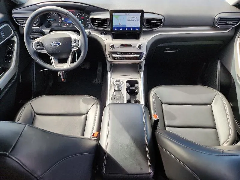 FORD EXPLORER XLT 2023