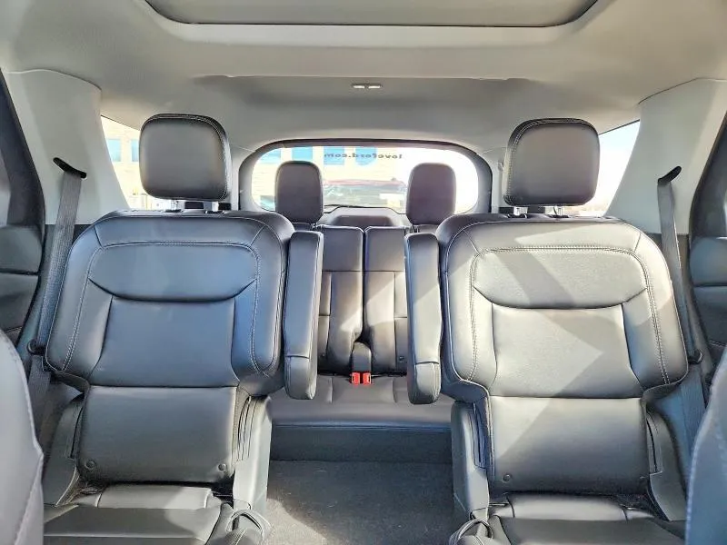 FORD EXPLORER XLT 2023