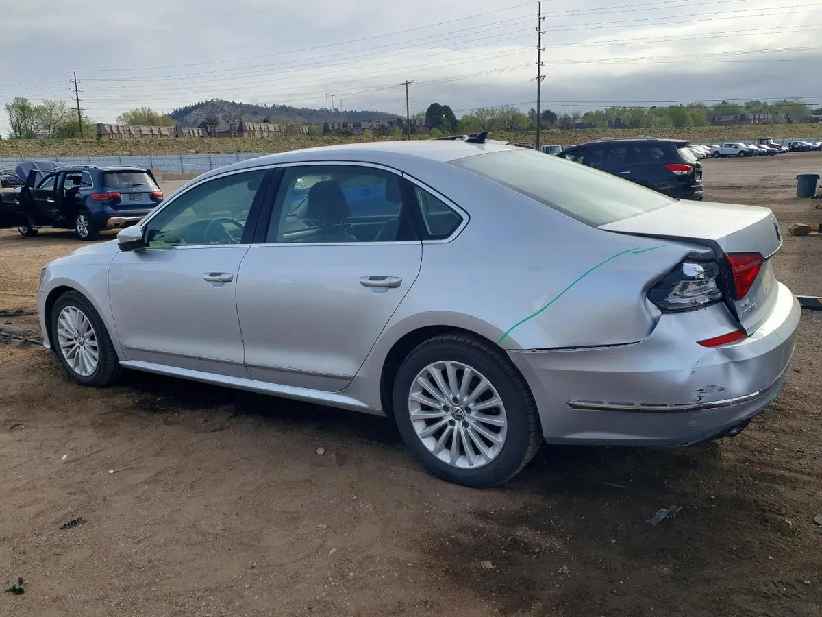 VOLKSWAGEN PASSAT SE 1 2016