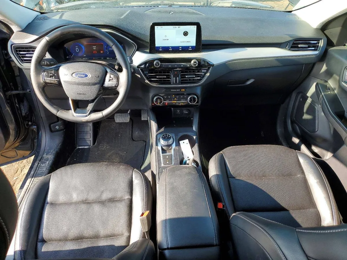 FORD ESCAPE SEL 2022