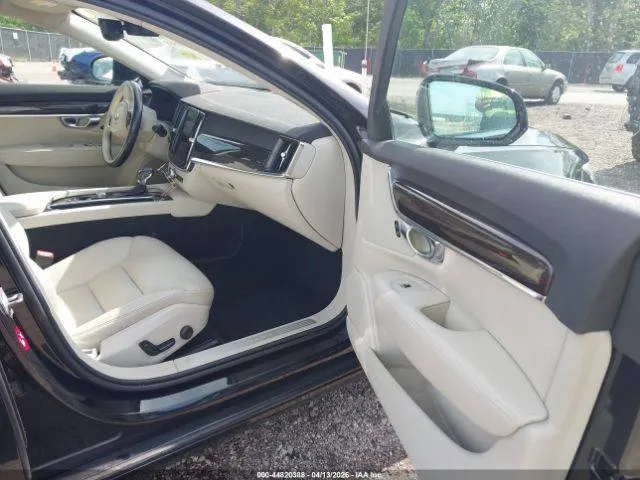 VOLVO S90 ПОЛНЫЙ ПРИВОД 2018