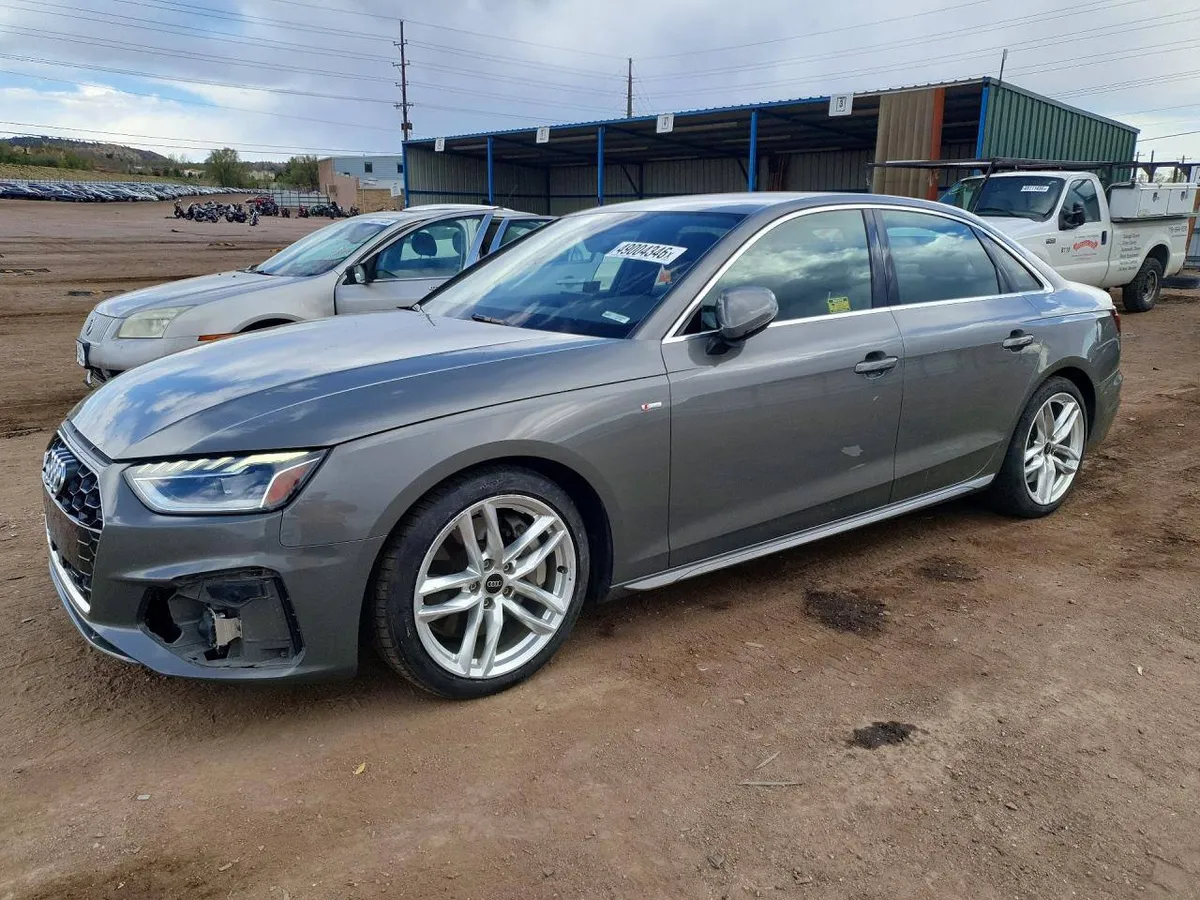 AUDI A4 ПОЛНЫЙ ПРИВОД) 2023