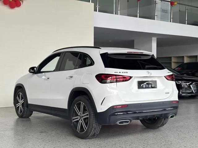 MERCEDES-BENZ GLA 220 4MATIC 2022