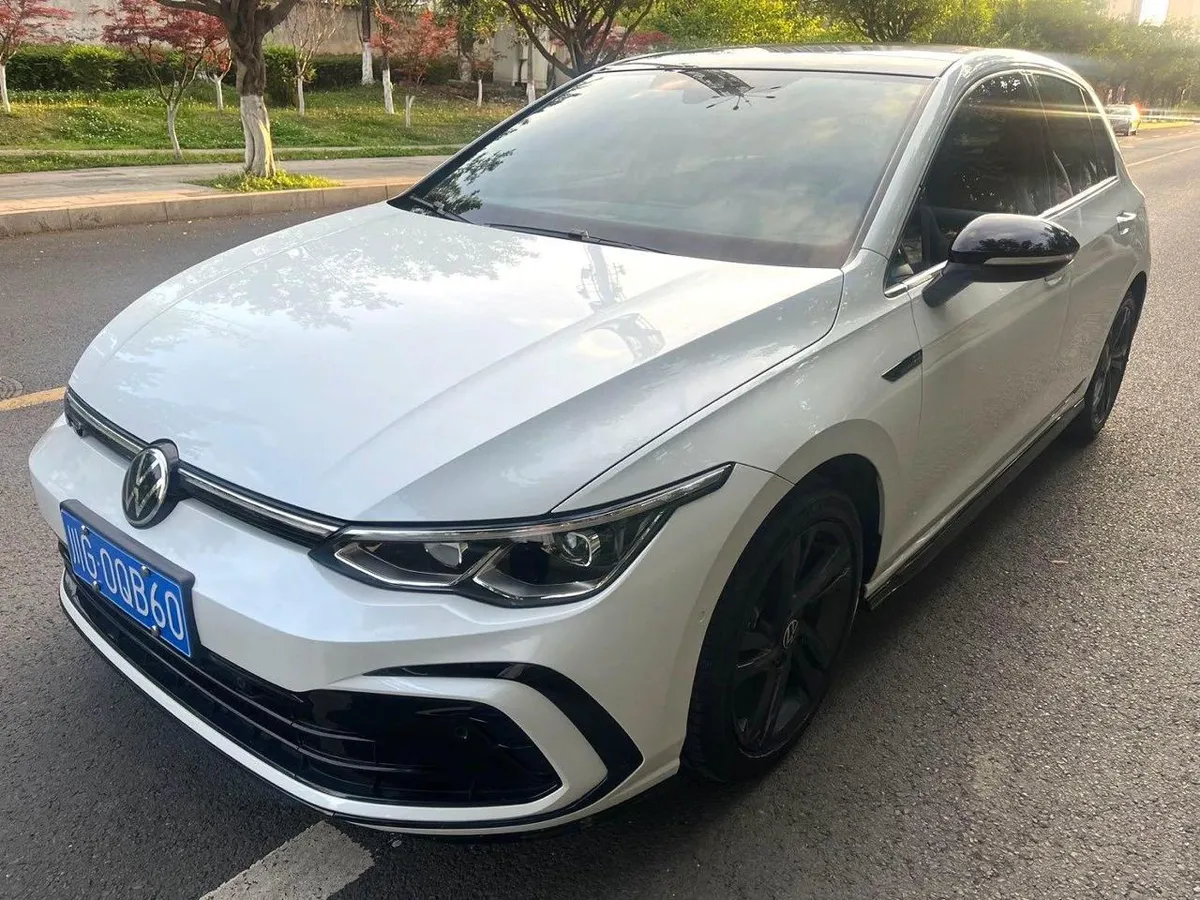 VOLKSWAGEN GOLF R-LINE - СПОРТИВНЫЙ ДИЗАЙН КУЗОВА И СИДЕНИЙ 2021