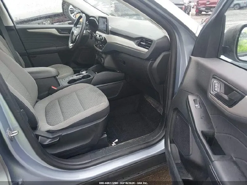 FORD ESCAPE SE 2022