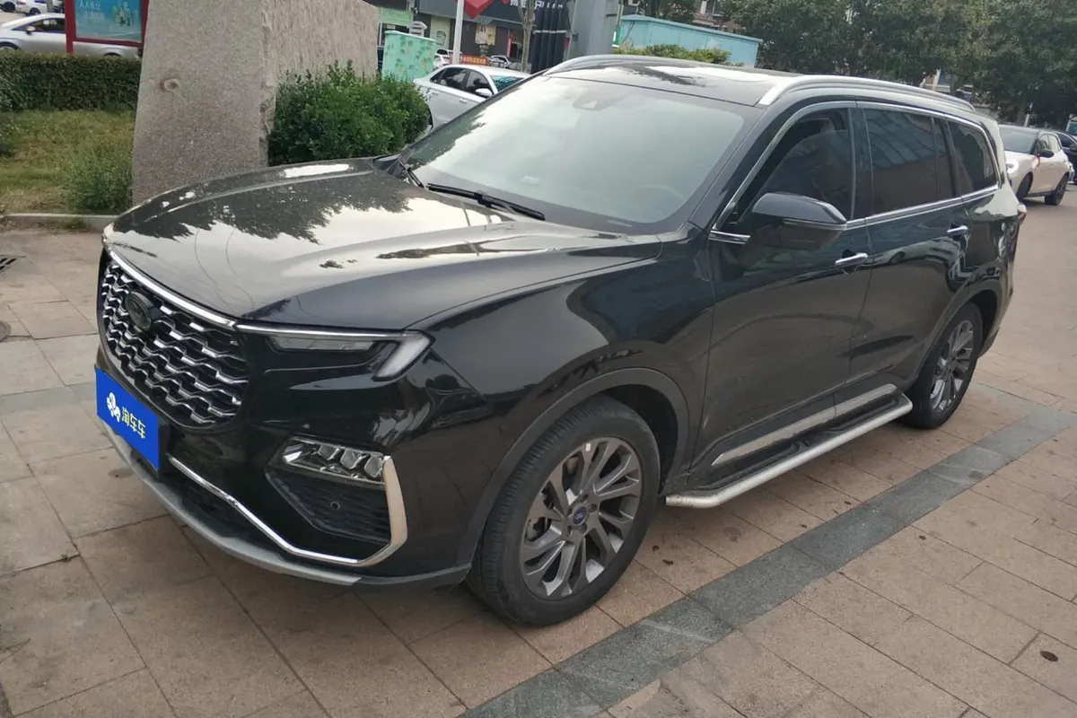 FORD EQUATOR 7-SEAT PREMIUM MODEL 2022