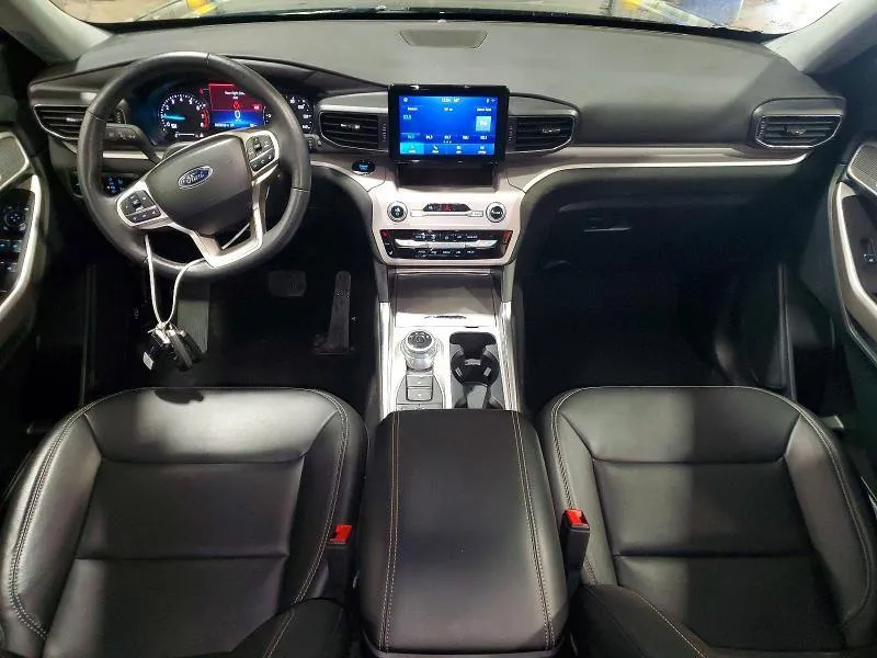 FORD EXPLORER XLT 2024