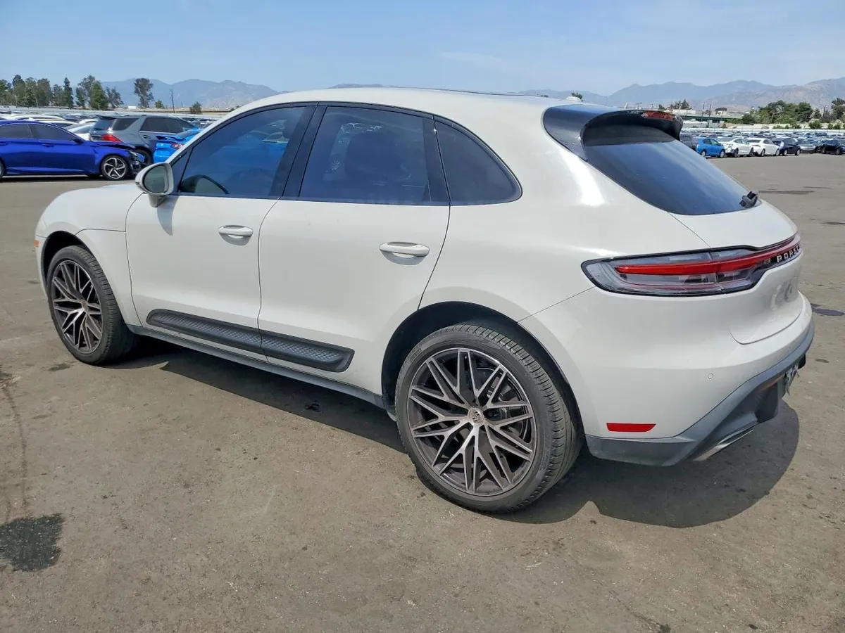 PORSCHE MACAN BASE 2023