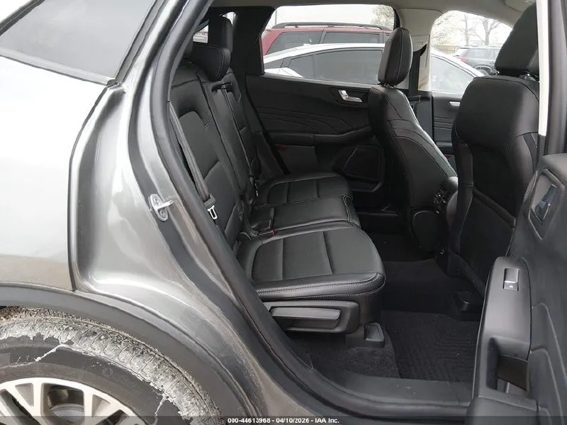 FORD ESCAPE SEL 2022