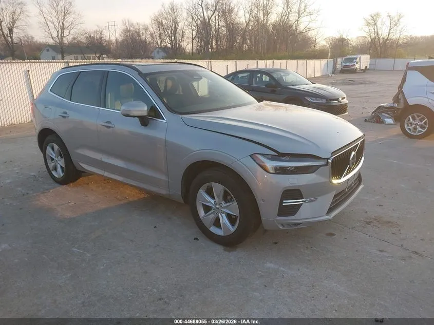 VOLVO XC60 B5 MOMENTUM 2 2022
