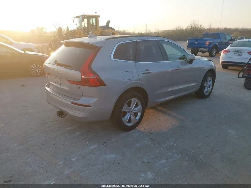 VOLVO XC60 B5 MOMENTUM 2 2022