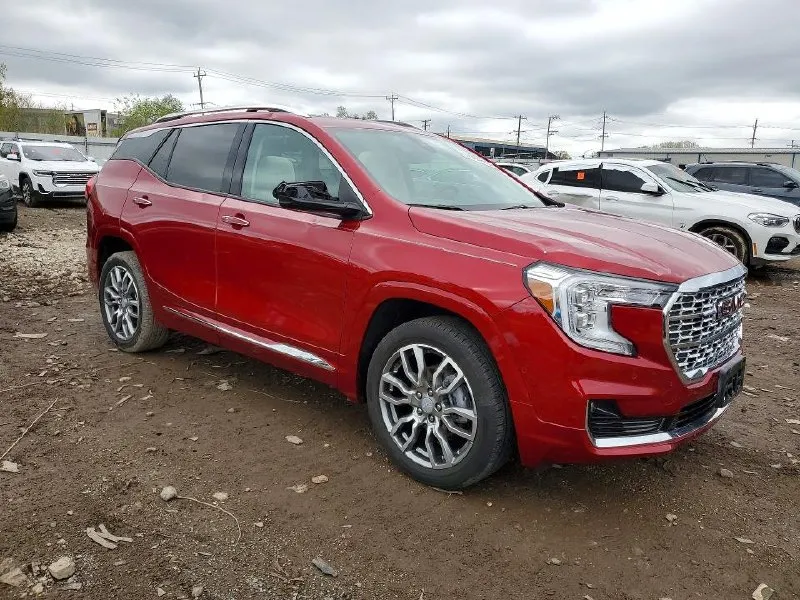 GMC TERRAIN КОТОРЫЙ МОМЕНТАЛЬНО ПРИКОВЫВАЕТ К СЕБЕ ВЗГЛЯДЫ НА ДОРОГЕ 2023
