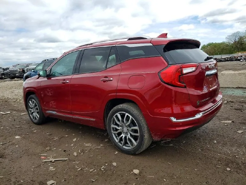 GMC TERRAIN КОТОРЫЙ МОМЕНТАЛЬНО ПРИКОВЫВАЕТ К СЕБЕ ВЗГЛЯДЫ НА ДОРОГЕ 2023