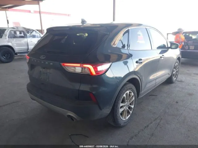 FORD ESCAPE SE 2022