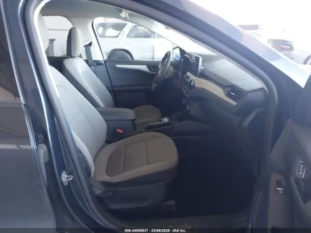 FORD ESCAPE SE 2022