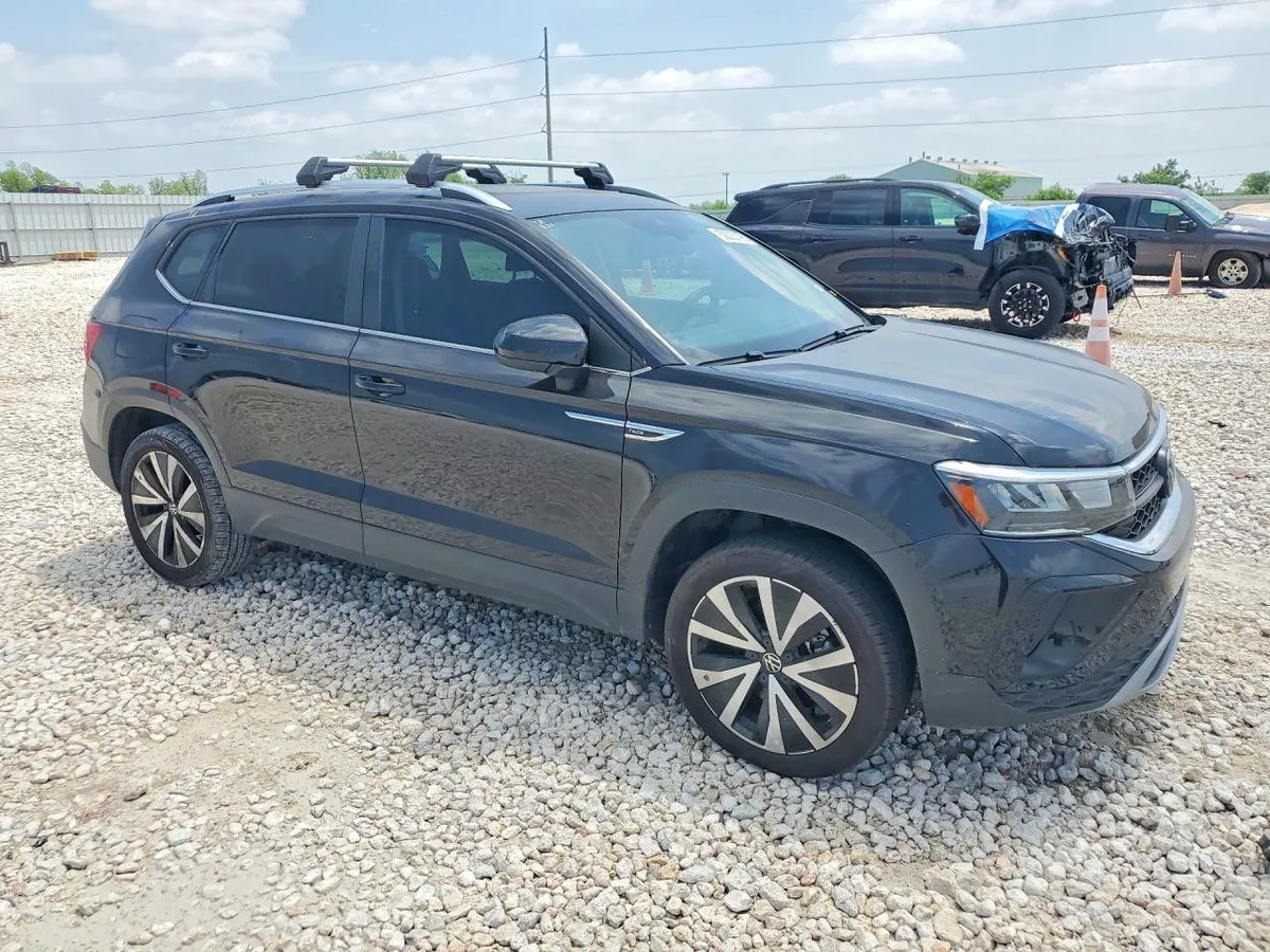 VOLKSWAGEN TAOS SE 2023