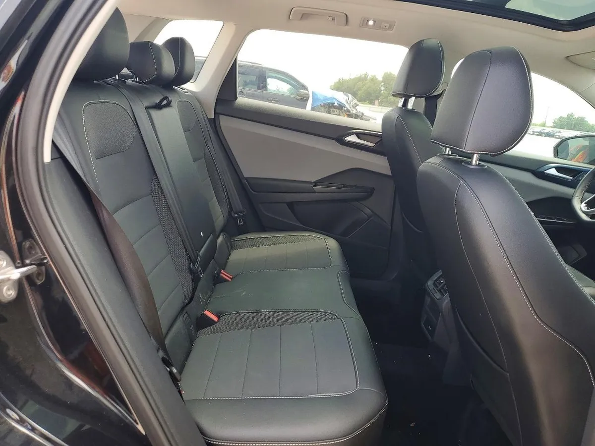 VOLKSWAGEN TAOS SE 2023