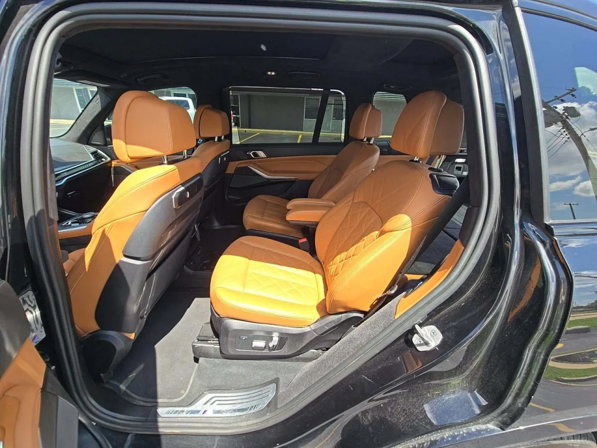 BMW X7 SPORTS ACTIVITY VEHICLE 2023