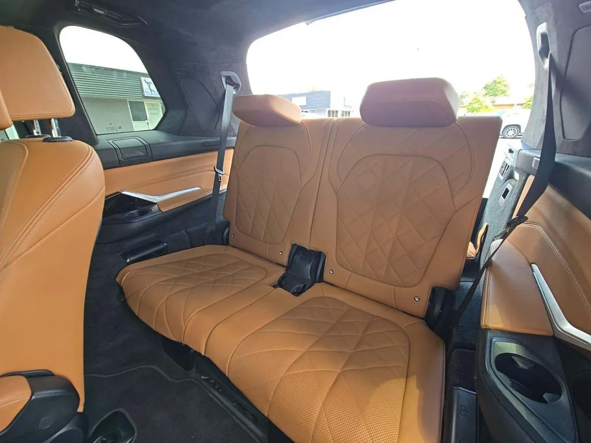 BMW X7 SPORTS ACTIVITY VEHICLE 2023