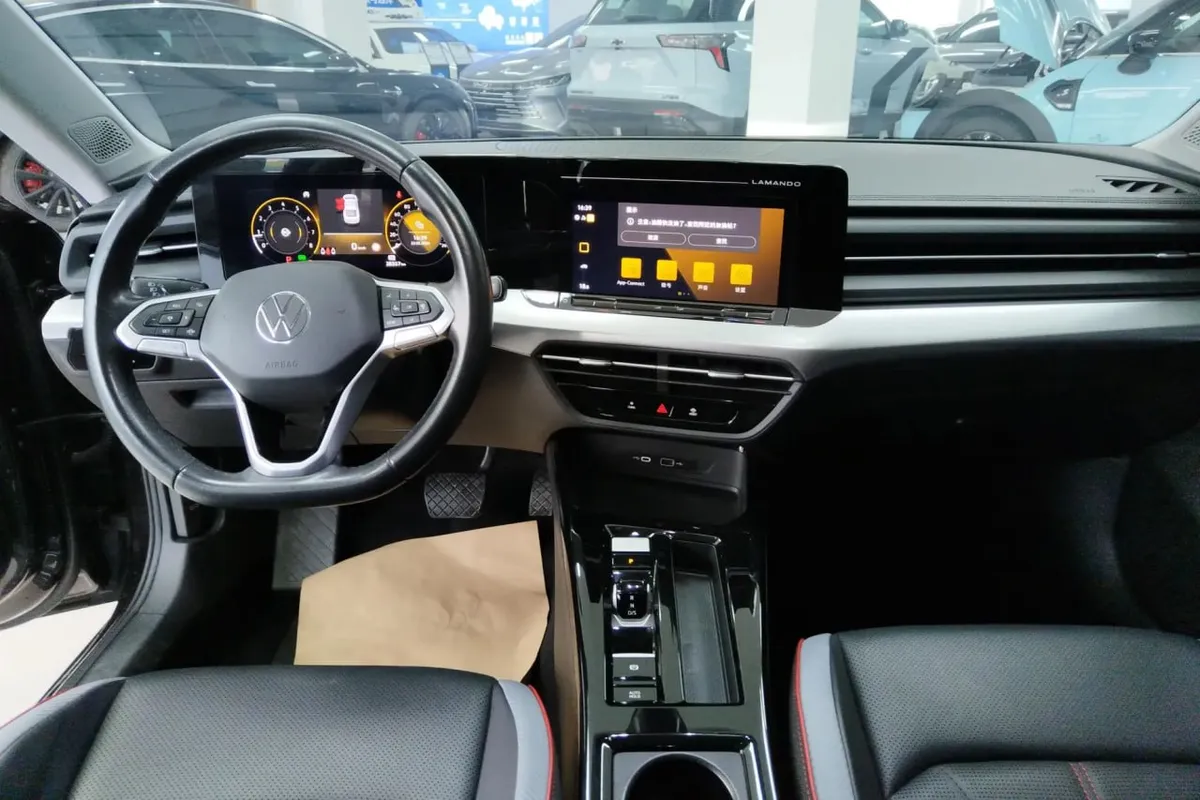 VOLKSWAGEN LAMANDO L HOT EDITION 2022