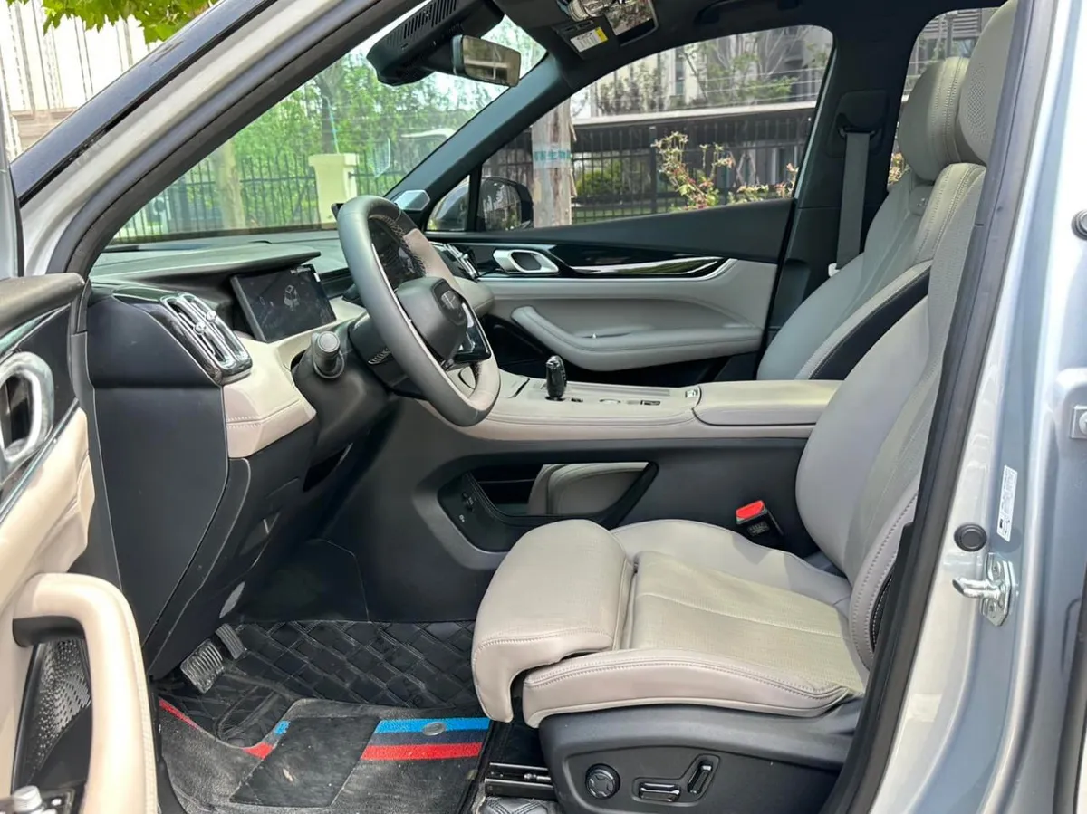 GEELY BOYUE L SPLENDID 2025