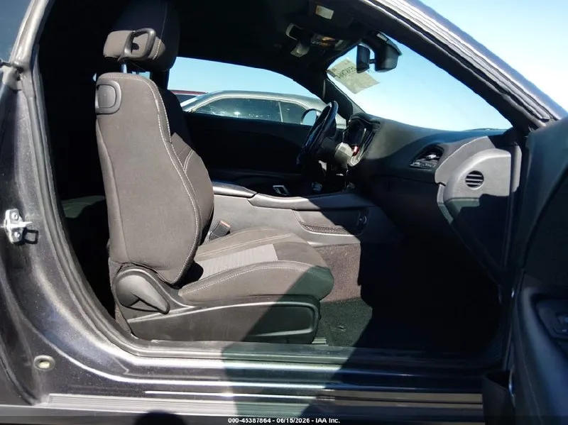 DODGE CHALLENGER SXT 2022