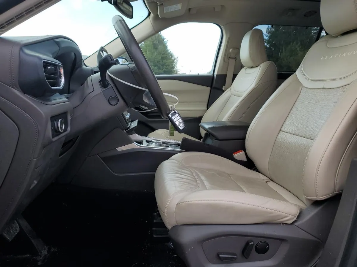 FORD EXPLORER PLATINUM 2023