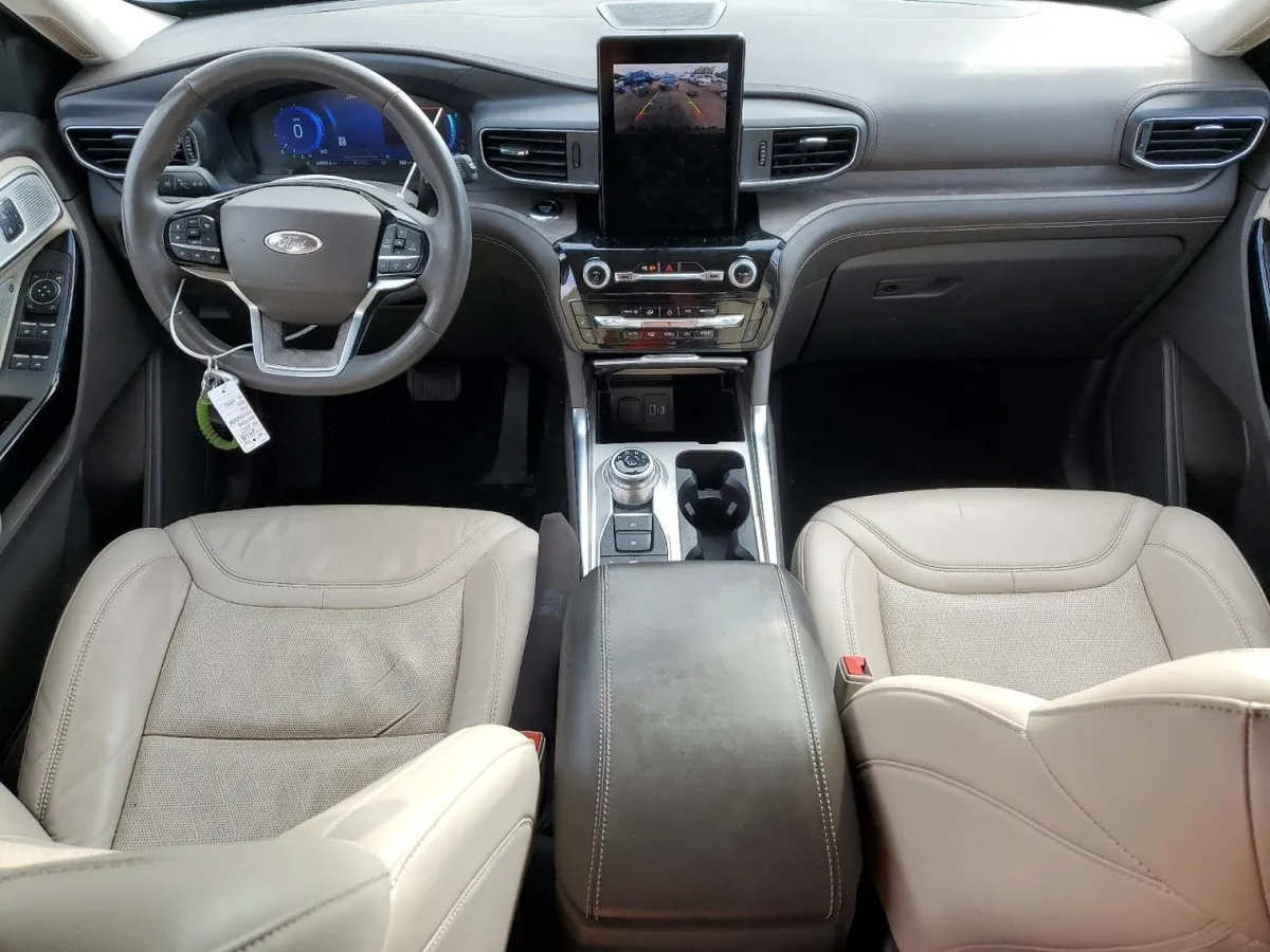 FORD EXPLORER PLATINUM 2023