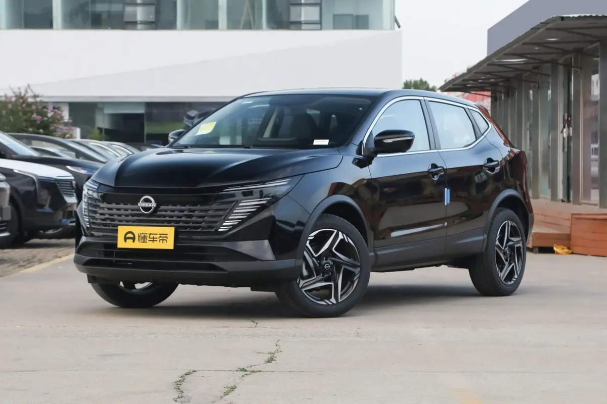 NISSAN QASHQAI 2025