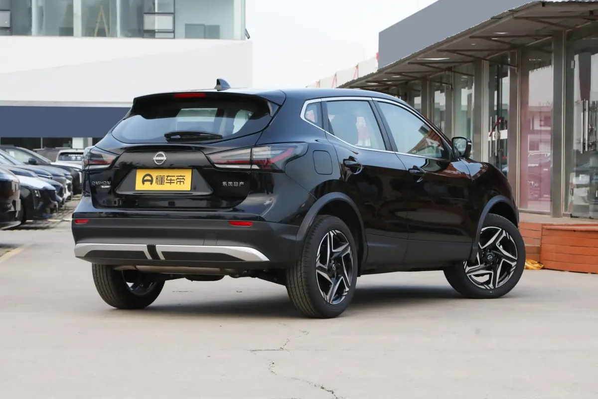 NISSAN QASHQAI 2025