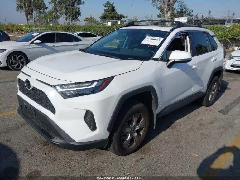 TOYOTA RAV4 XLE 2022