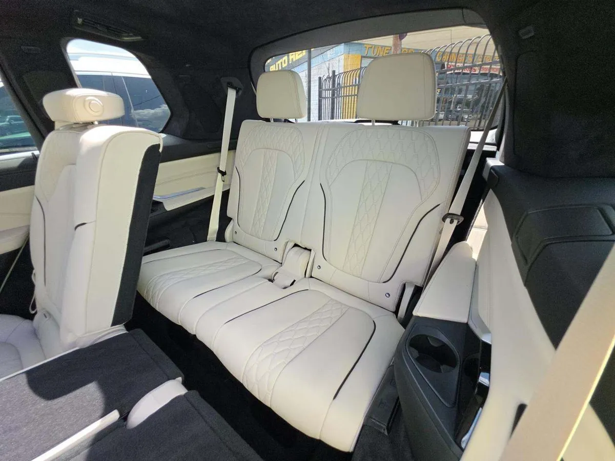 BMW X7 СОЗДАННЫЙ ДЛЯ ТЕХ 2024