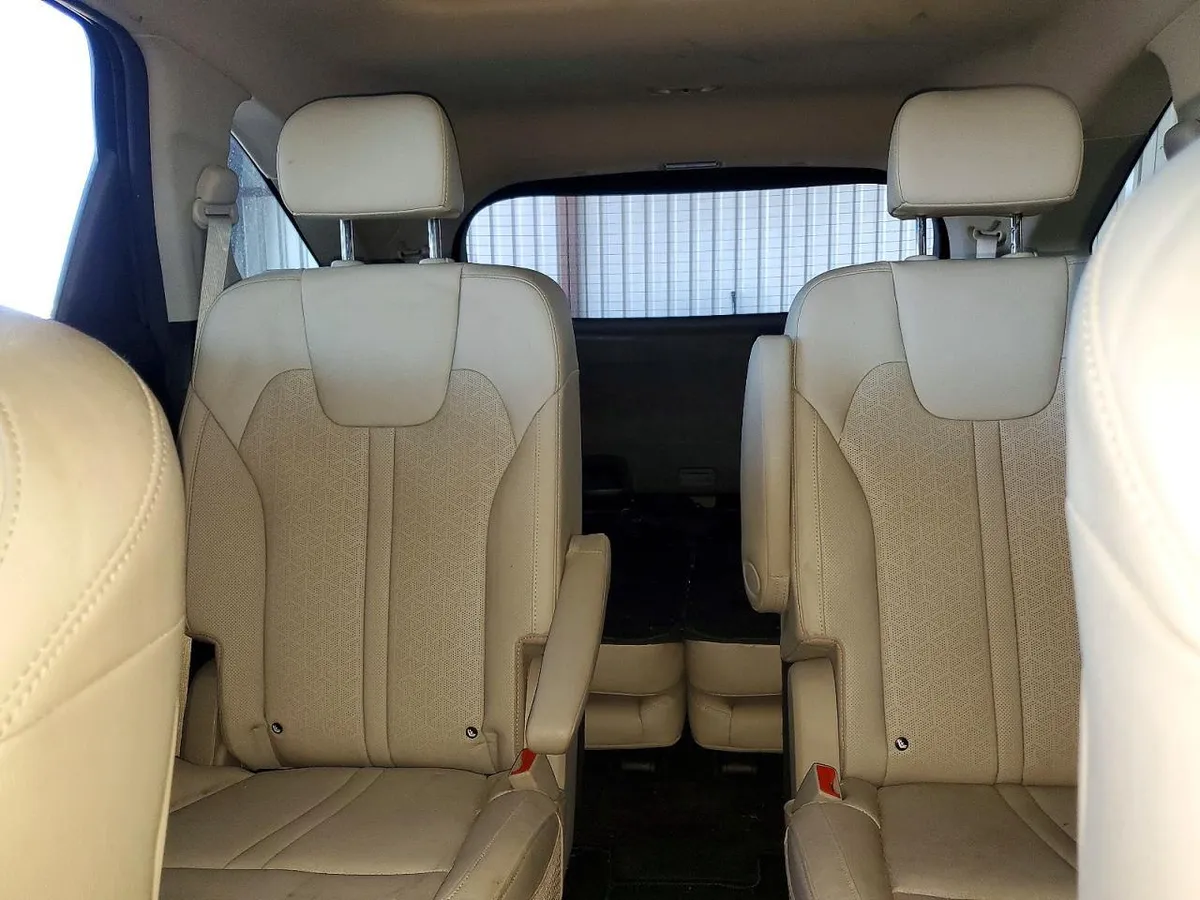 KIA SORENTO КАПИТАНСКИЕ КРЕСЛА (КОМФОРТ БИЗНЕС-КЛАССА) ПАНОРАМНАЯ КРЫША ПРЕМИАЛЬНЫЙ ЗВУК BOSE (12 ДИНАМИКОВ) И О 2023