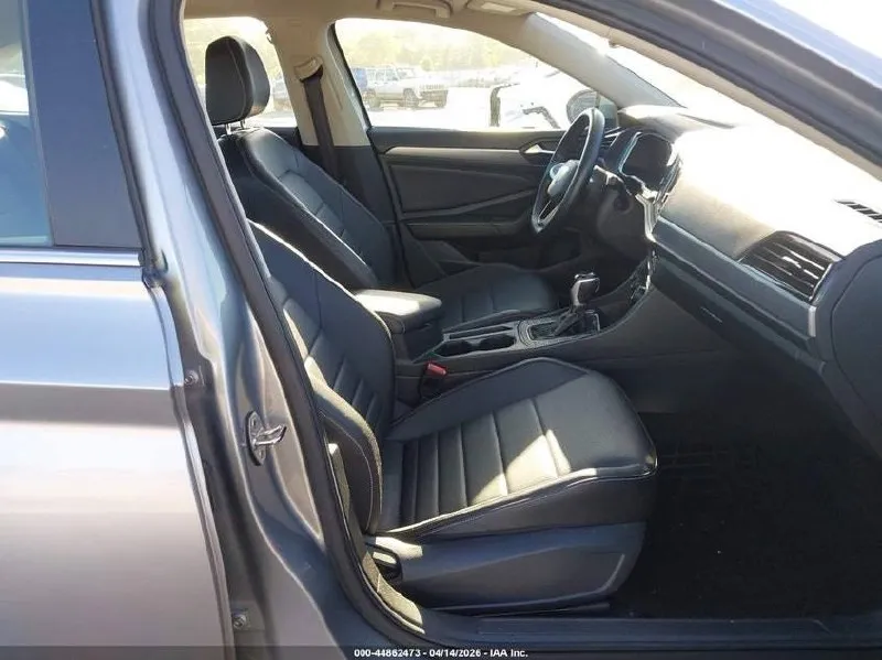 VOLKSWAGEN JETTA SE 2024