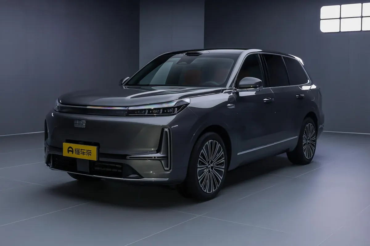 GEELY GALAXY M9 2025
