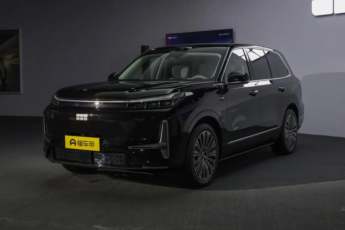 GEELY GALAXY M9 2025