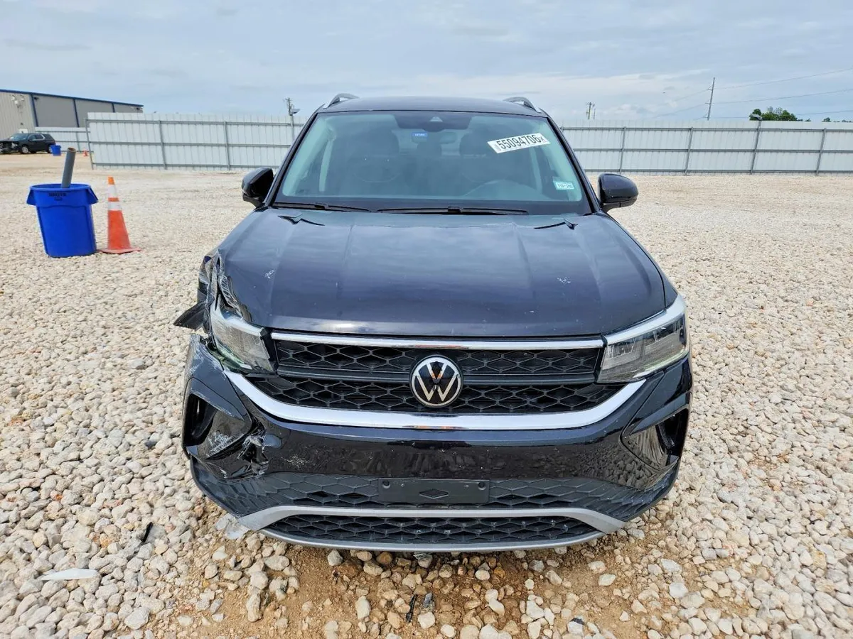 VOLKSWAGEN TAOS SE 2023