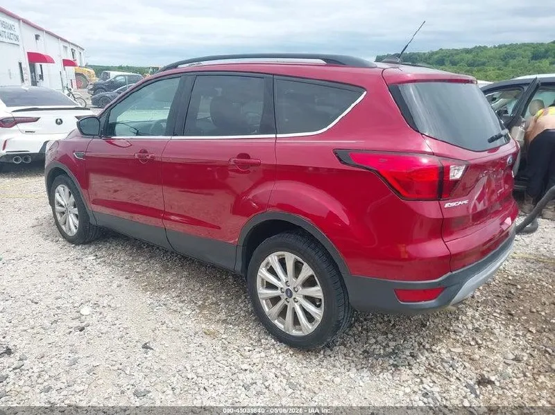 FORD ESCAPE SEL 2019