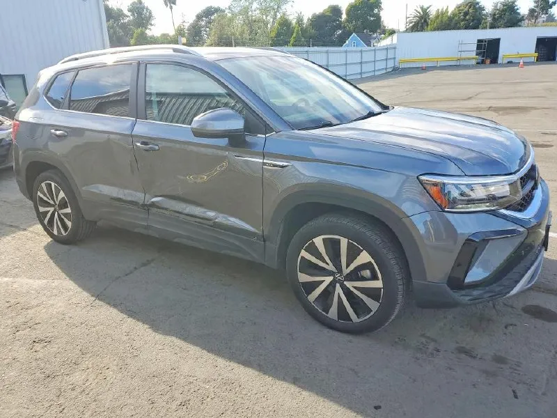 VOLKSWAGEN TAOS SE 2023