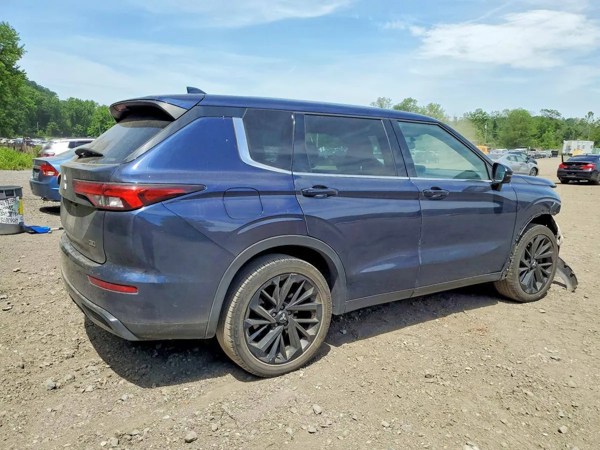 MITSUBISHI OUTLANDER SE 2023