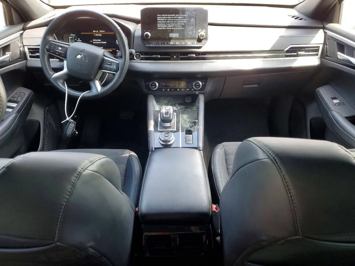 MITSUBISHI OUTLANDER SE 2023
