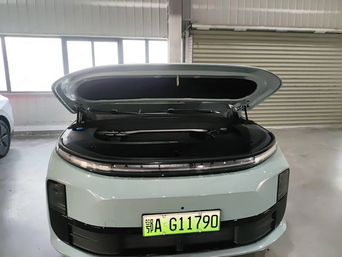LI AUTO AD MAX 2025