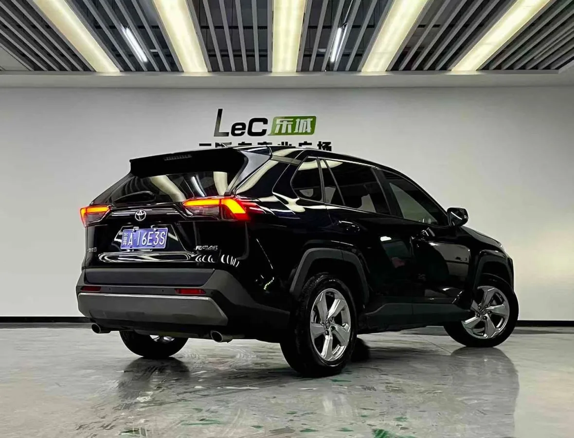 TOYOTA RAV4 2022