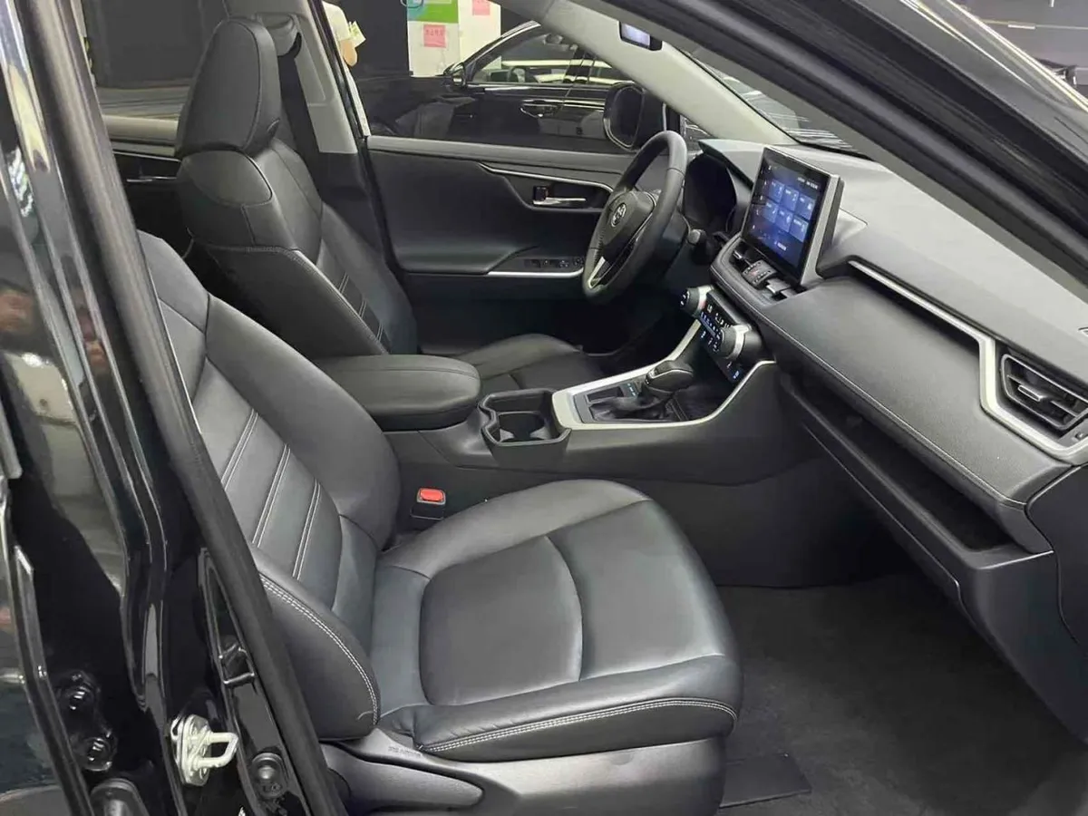 TOYOTA RAV4 2022