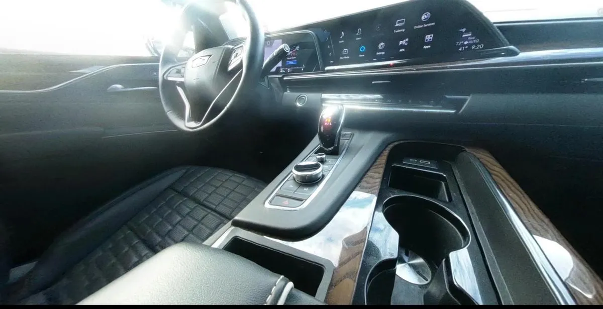 CADILLAC ESCALADE 4WD SPORT PLATINUM 2023